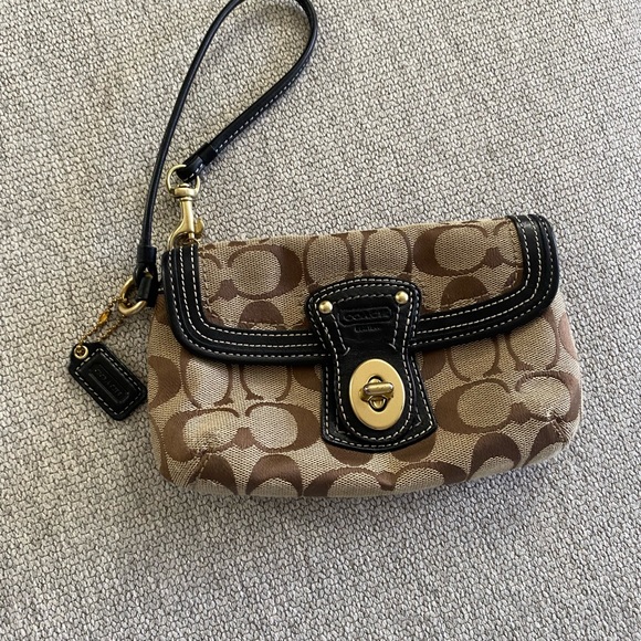 Coach-wristlet wallet with multiple compartments. - Picture 1 of 3